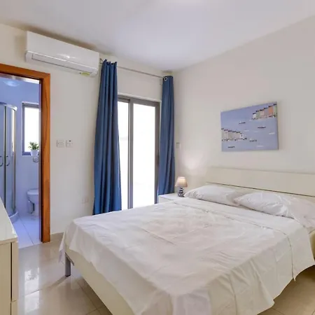 3br With Terrace Steps From The Sea Apartman Sliema