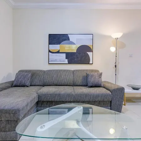 Apartman 3br With Terrace Steps From The Sea *