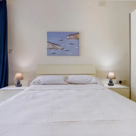 Apartman 3br With Terrace Steps From The Sea Sliema
