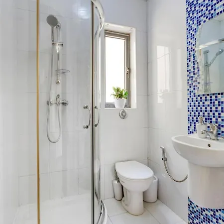 3br With Terrace Steps From The Sea * Sliema
