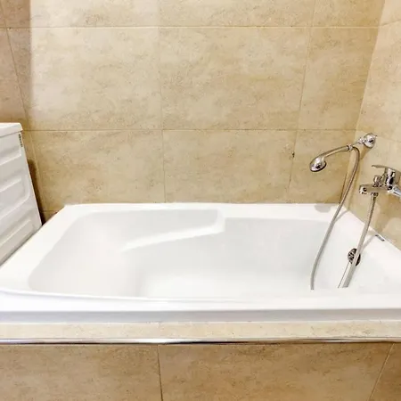 Apartman 3br With Terrace Steps From The Sea Sliema