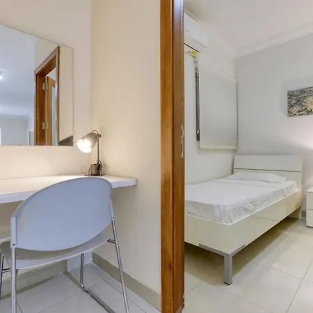 3br With Terrace Steps From The Sea Apartman *