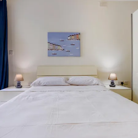 3br With Terrace Steps From The Sea Apartman