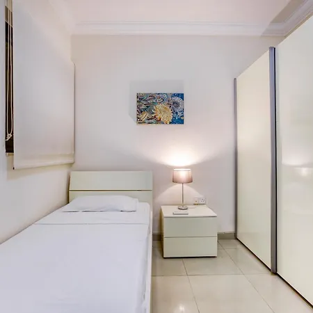3br With Terrace Steps From The Sea Apartman Sliema