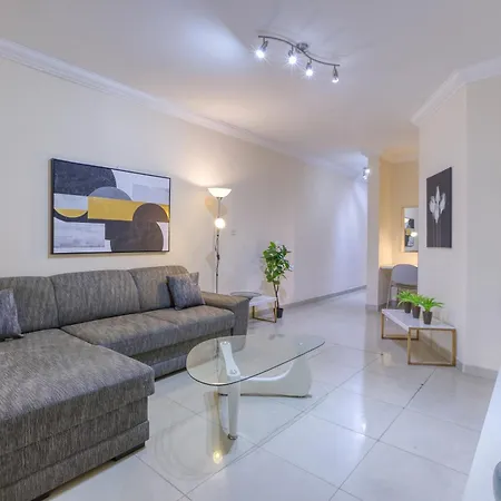 3br With Terrace Steps From The Sea Apartman *