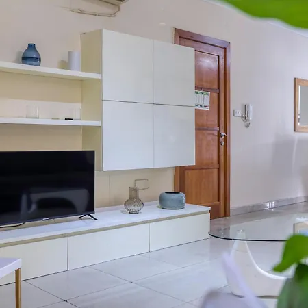 3br With Terrace Steps From The Sea