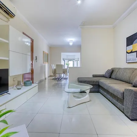 3br With Terrace Steps From The Sea Apartman *