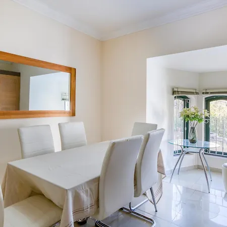 3br With Terrace Steps From The Sea *