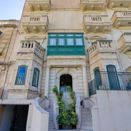 3br With Terrace Steps From The Sea * Sliema