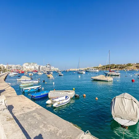 3br With Terrace Steps From The Sea *